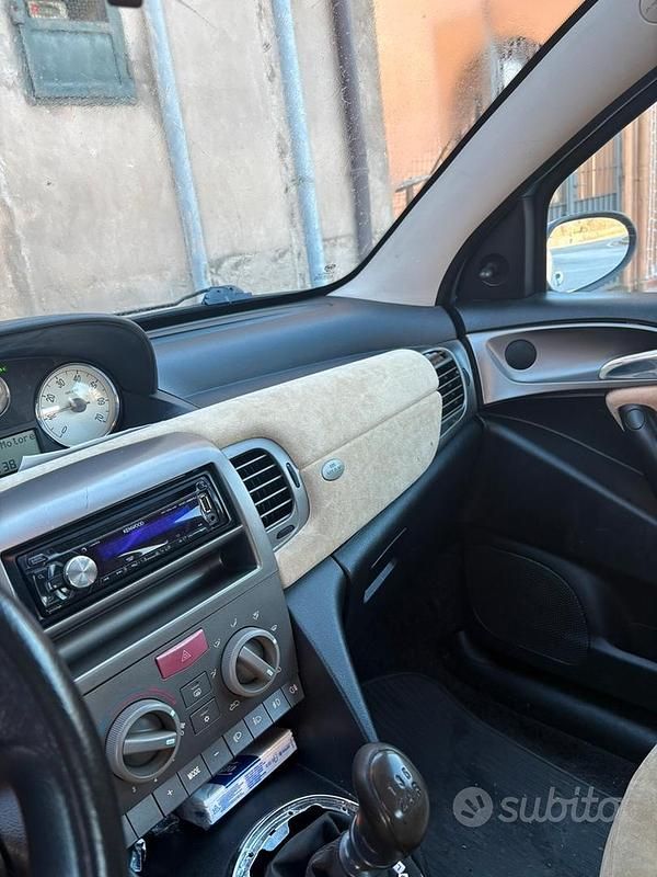 Usata Lancia Ypsilon 60 CV (44 kW) 2003 Utilitaria