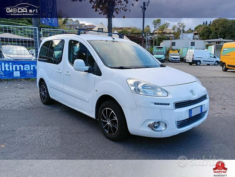 Begagnad Peugeot Partner Tepee Active 115 HK (84 kW) 2015 Vit Minibuss