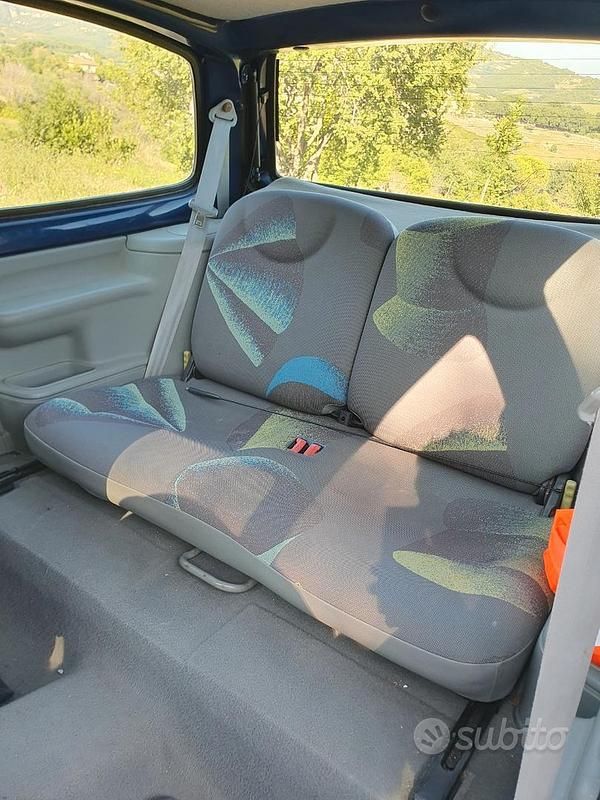 Usata Renault Twingo 58 CV (42 kW) 1999 Blu Utilitaria