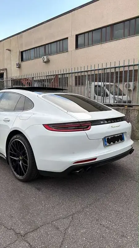 Usata Porsche Panamera 4 E-Hybrid 330 CV (242 kW) 2019 Bianco Utilitaria