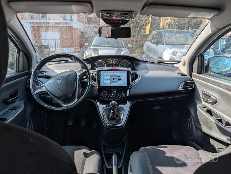 Usata Lancia Ypsilon 2015 Grigio Utilitaria