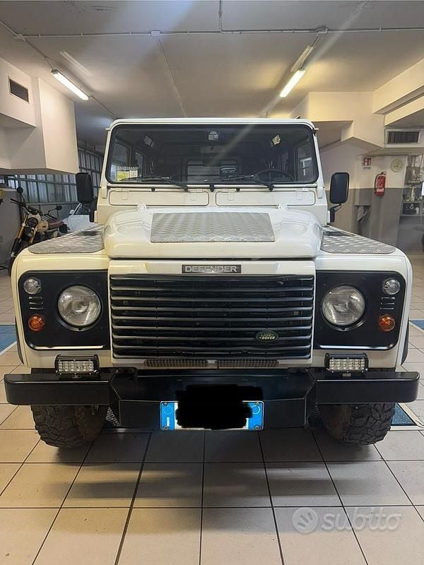 Bianco Usata 2006 Land Rover Defender SUV | 24.900 € (Ottimo prezzo) - Immagine 1/4
