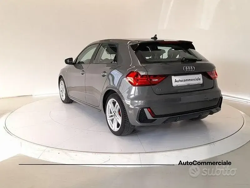 Usata Audi A1 Sportback Admired 150 CV (110 kW) 2021 Grigio scuro Utilitaria