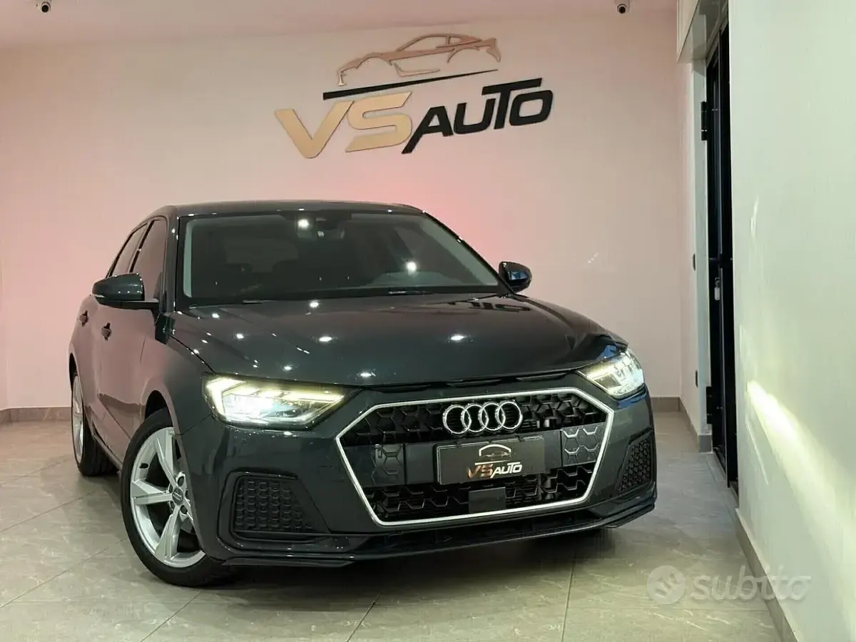 Usata Audi A1 116 CV (85 kW) 2020 Grigio SUV