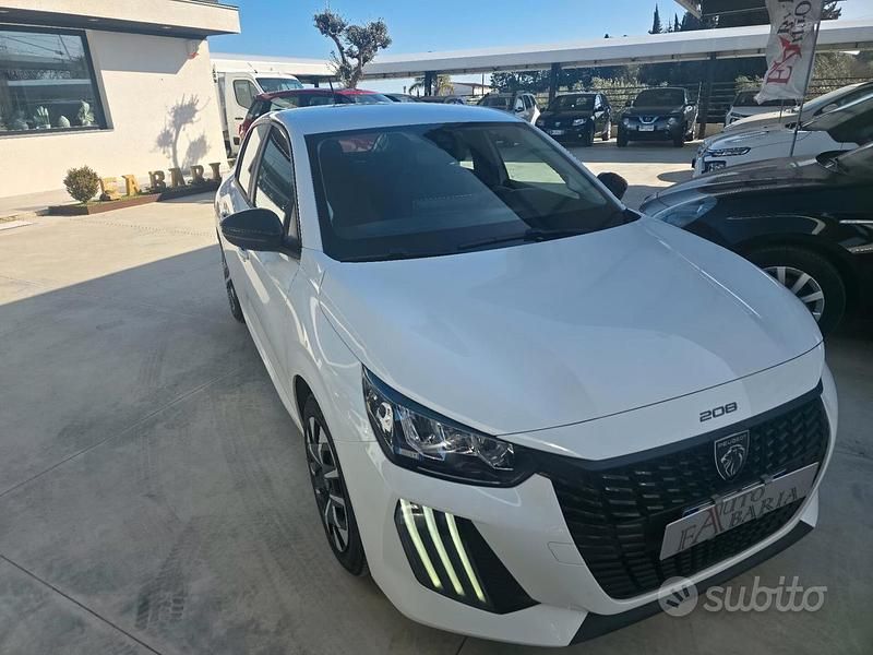Usata Peugeot 208 Active 75 CV (55 kW) 2024 Bianco Utilitaria