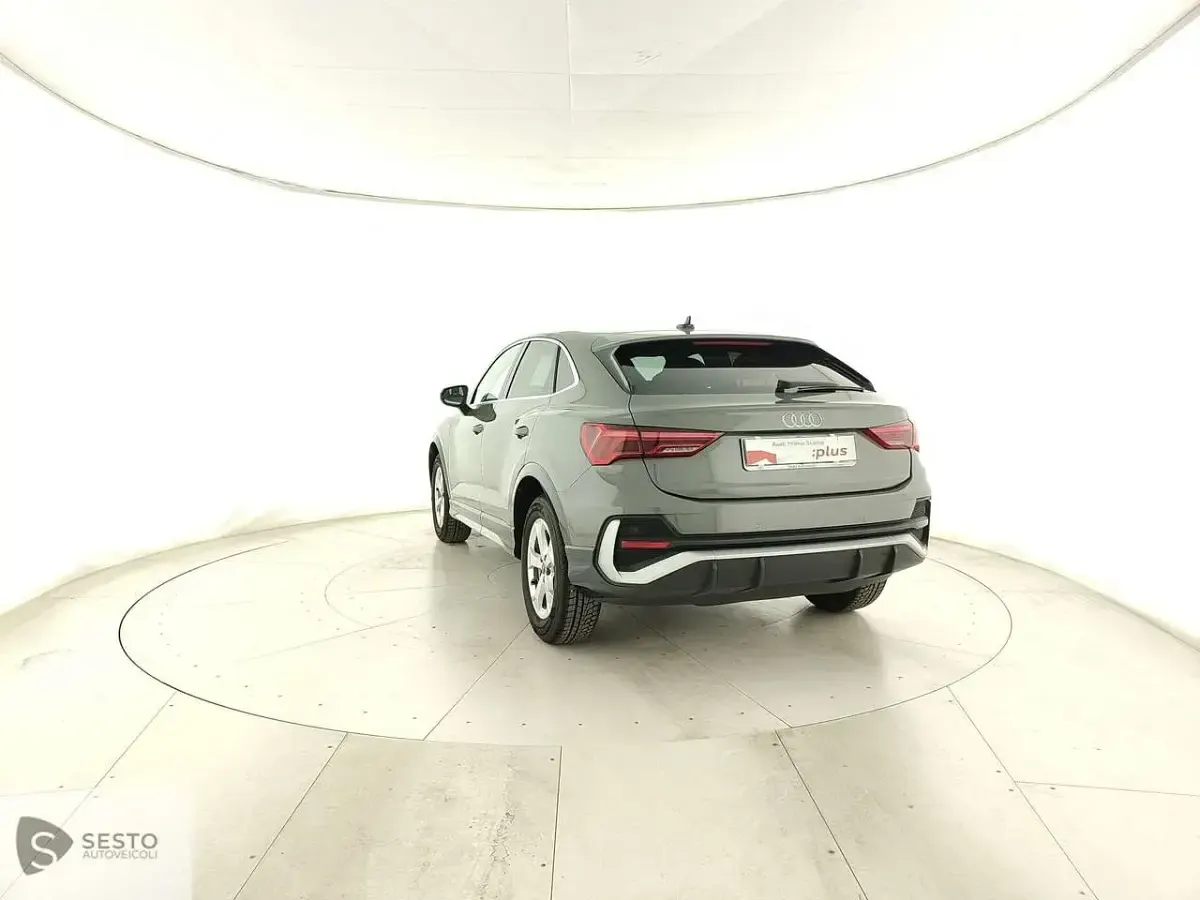 Usata Audi Q3 Sportback S-Line 150 CV (110 kW) 2024 Grigio SUV