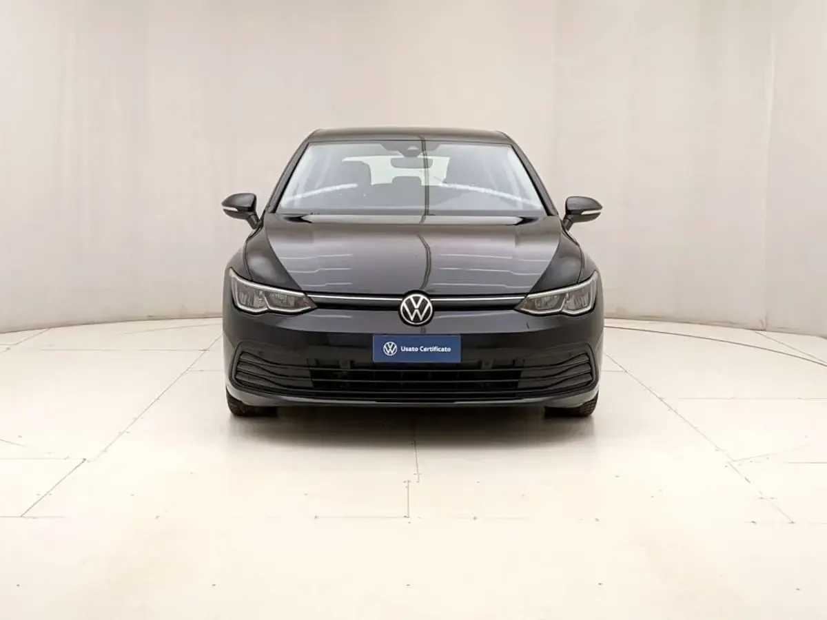 Usata VW Golf VIII Life 116 CV (85 kW) 2022 Grigio Berlina