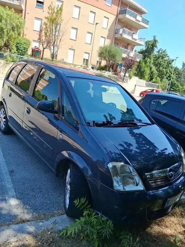 Usata Opel Meriva Cosmo 75 CV (55 kW) 2009 Monovolume