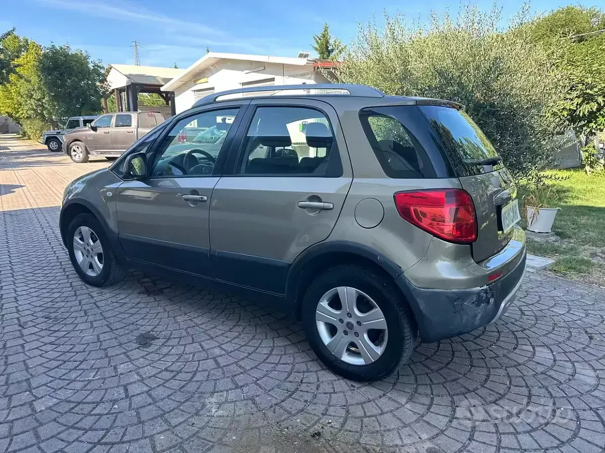 Usata Fiat Sedici Dynamic 120 CV (88 kW) 2009 SUV