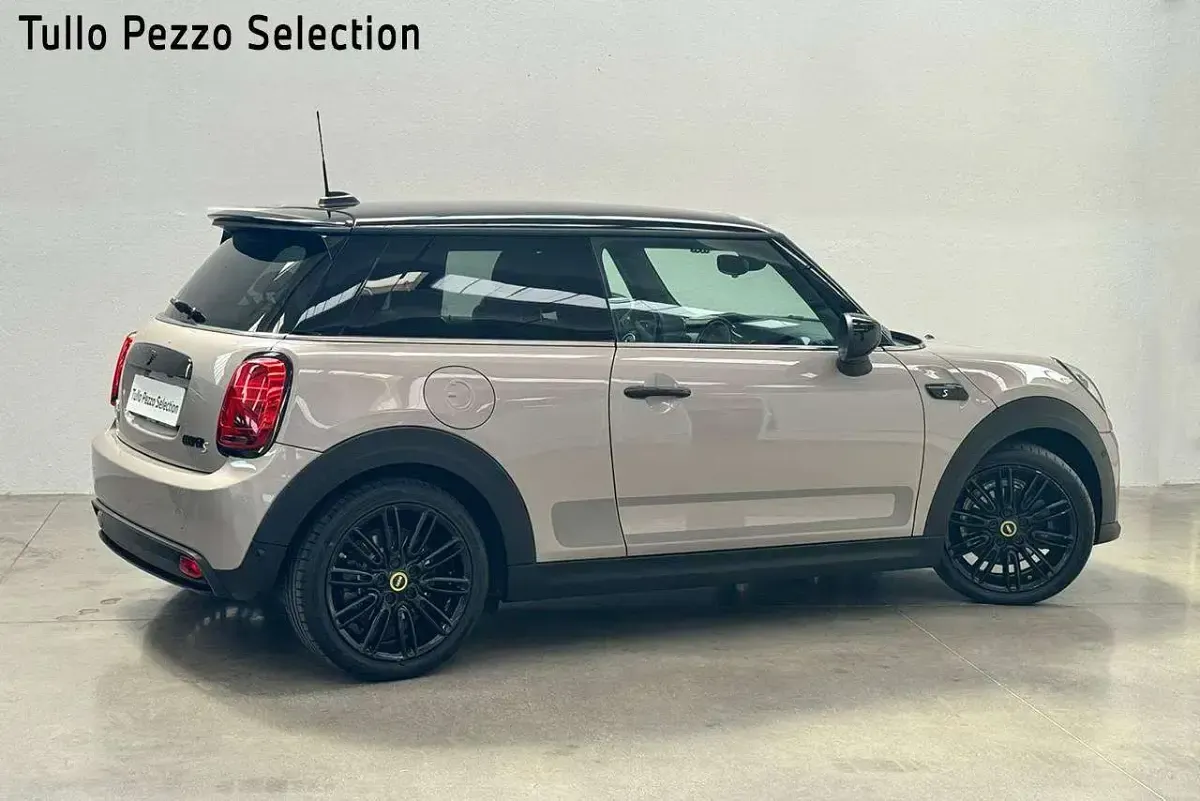 Usata Mini Cooper SE 75 kW (102 CV) 2021 Roof top grey metallizzato Utilitaria