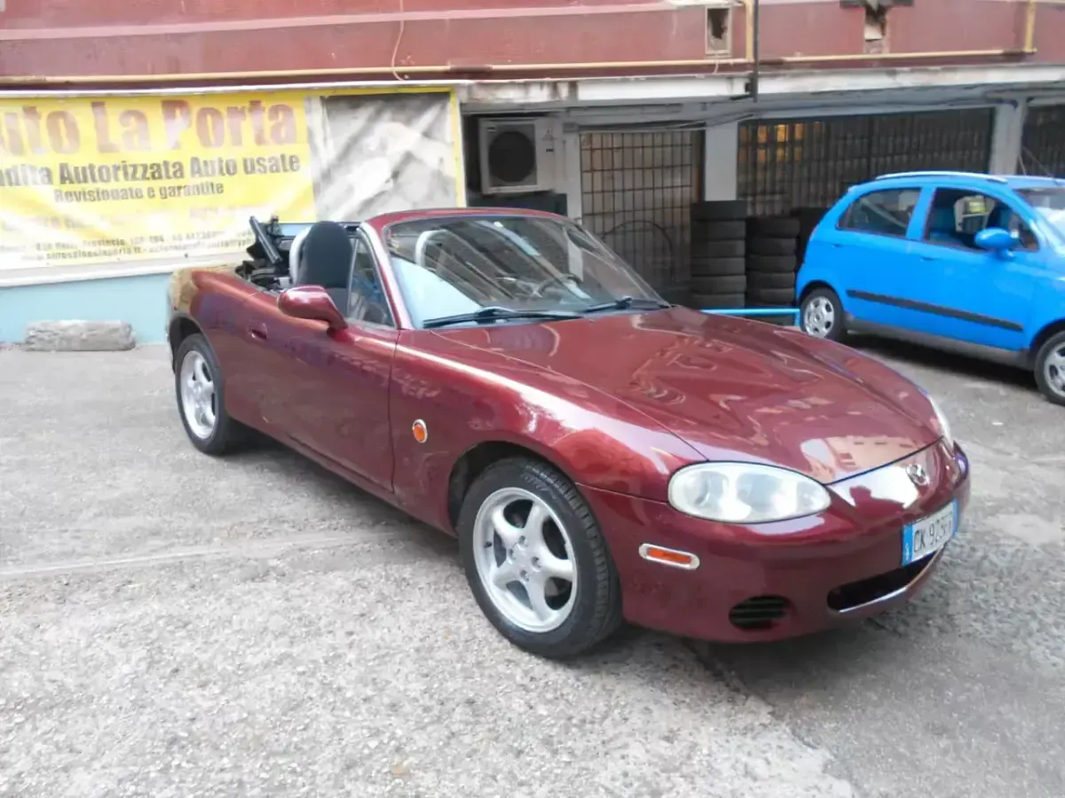 Usata Mazda MX5 110 CV (80 kW) 2003 Marrone Cabrio