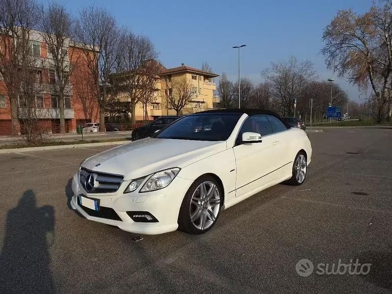 Usata Mercedes E250 Executive 204 CV (150 kW) 2011 Cabrio