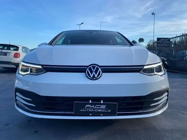 Usata VW Golf VIII Move 110 CV (80 kW) 2024 Bianco pastello