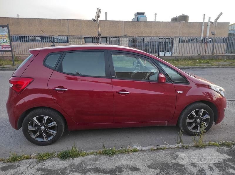 Usata Hyundai ix20 90 CV (66 kW) 2018 Rosso Utilitaria