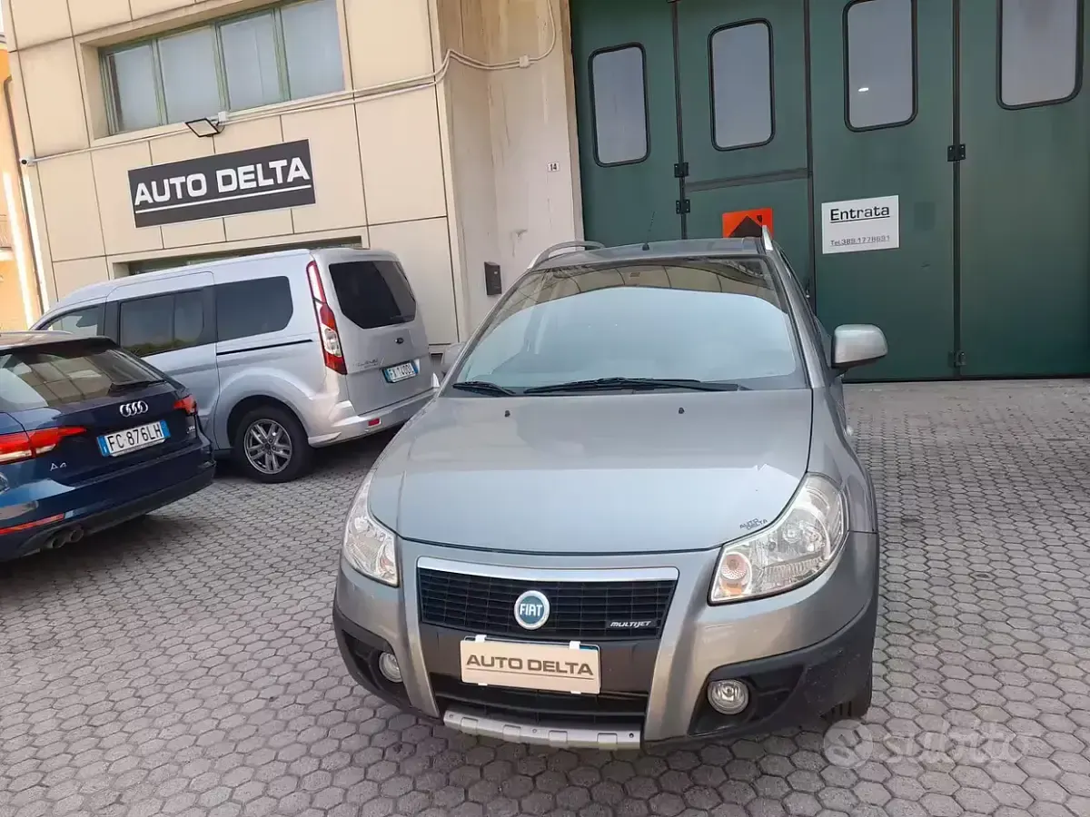 Usata Fiat Sedici Emotion 120 CV (88 kW) 2006 Grigio SUV