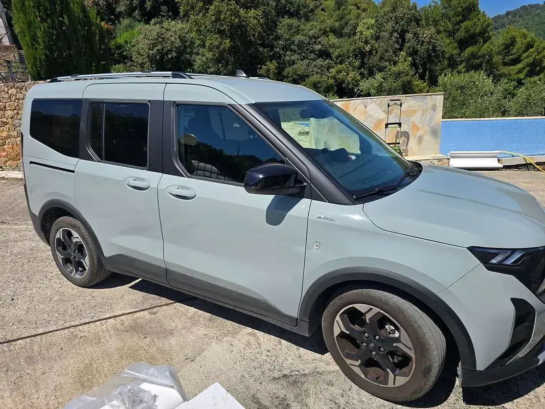 Usata Ford Tourneo 124 CV (91 kW) 2025 Furgone