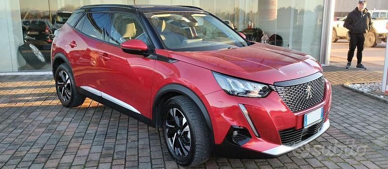 Usata Peugeot 2008 GT 131 CV (96 kW) 2021 Rosso SUV