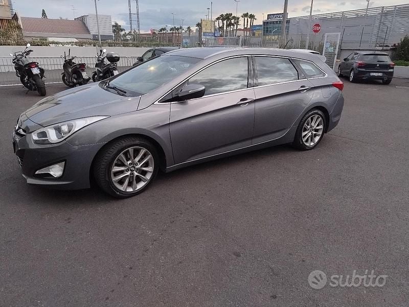 Usata Hyundai i40 136 CV (100 kW) 2015 Grigio Station wagon