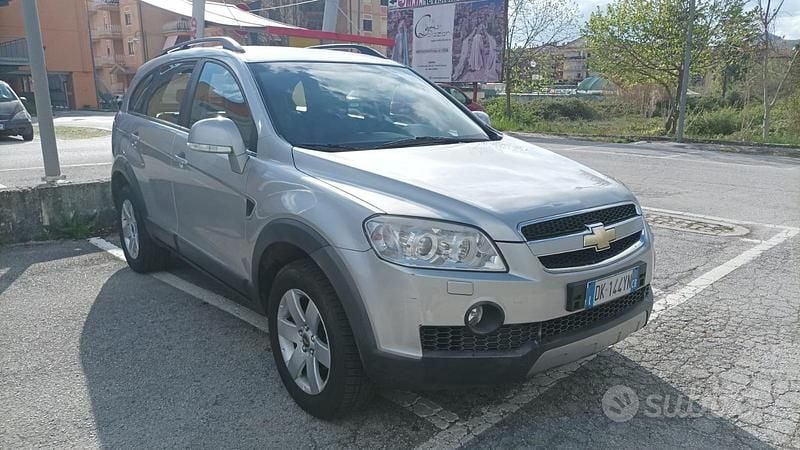 Usata Chevrolet Captiva Sport 150 CV (110 kW) 2008 Grigio SUV