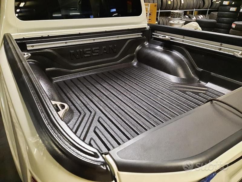 Usata Nissan Navara N-Guard 190 CV (139 kW) 2021 Bianco Pick-up