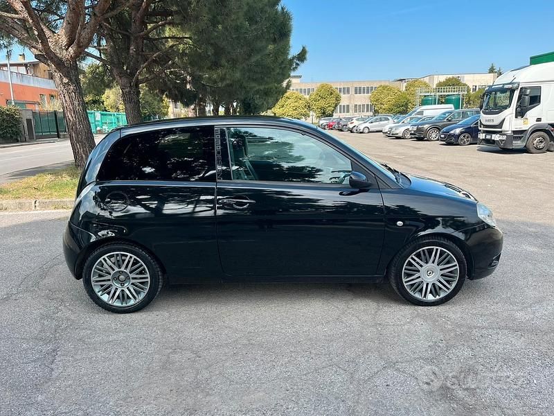 Usata Lancia Ypsilon 95 CV (69 kW) 2009 Nero Utilitaria