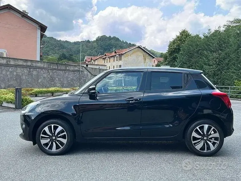 Usata Suzuki Swift 90 CV (66 kW) 2020 Nero Utilitaria