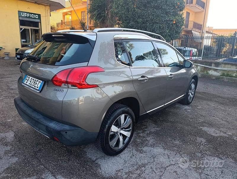 Usata Peugeot 2008 Allure 99 CV (72 kW) 2015 Grigio SUV