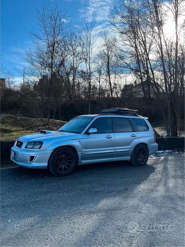 Usata Subaru Forester 177 CV (130 kW) 2003 Grigio SUV