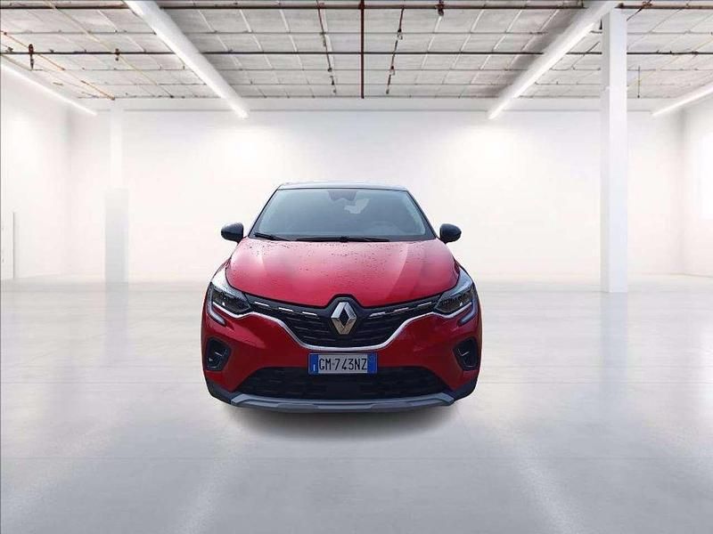 Usata Renault Captur Engineered 94 CV (69 kW) 2023 Rosso metallizzato SUV