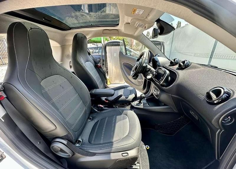 Usata Smart ForTwo Coupé Prime 41 kW (56 CV) 2021 Utilitaria