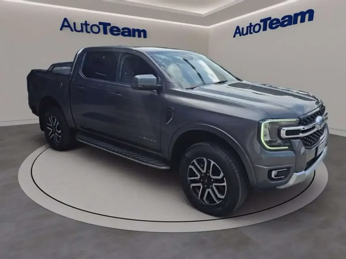Usata Ford Ranger Limited 170 CV (125 kW) 2024 Grigio metallizzato Pick-up