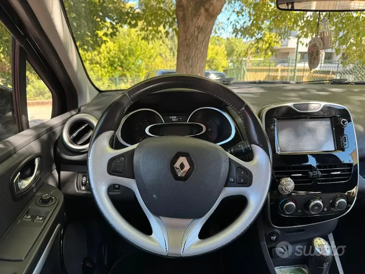 Usata Renault Clio 75 CV (55 kW) 2016 Nero Utilitaria