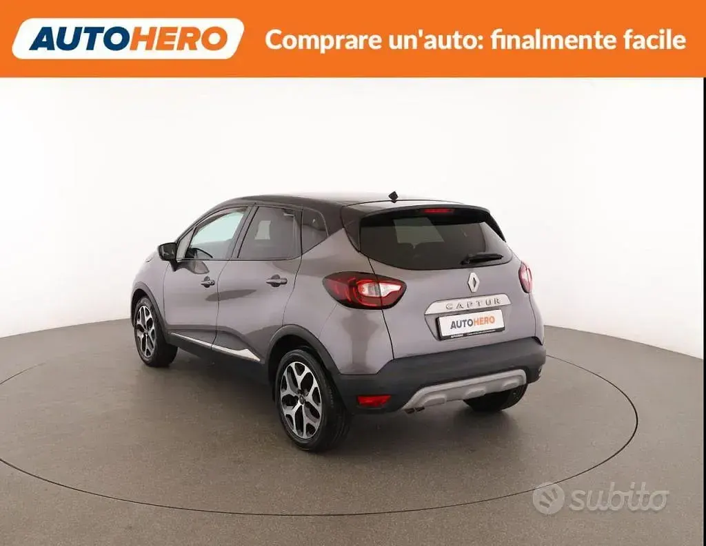 Usata Renault Captur 131 CV (96 kW) 2020 Grigio SUV