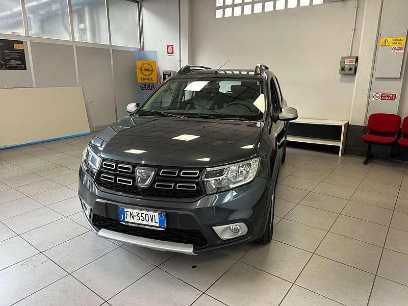 Usata Dacia Sandero Stepway 90 CV (66 kW) 2018 Nero Berlina