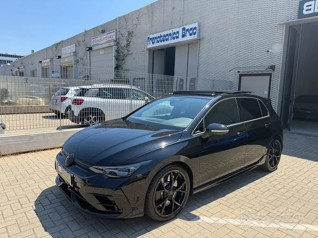 Usata VW Golf VIII Black Edition 333 CV (244 kW) 2025 Nero Berlina