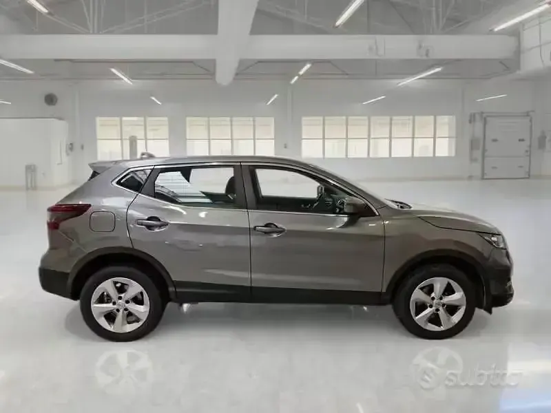 Usata Nissan Qashqai 140 CV (102 kW) 2021 Grigio SUV
