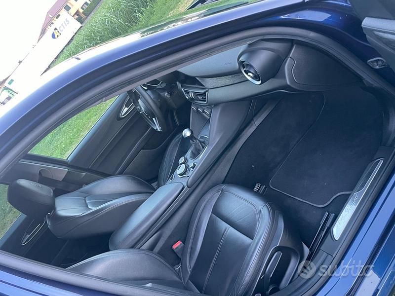 Usata Alfa Romeo Giulia 190 CV (139 kW) 2019 Blu Berlina