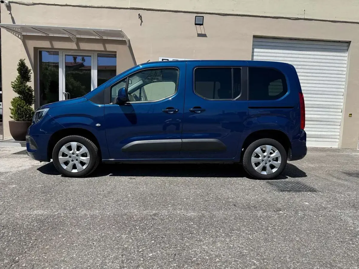 Usata Opel Combo Life Elegance 131 CV (96 kW) 2021 Blu/azzurro Furgone