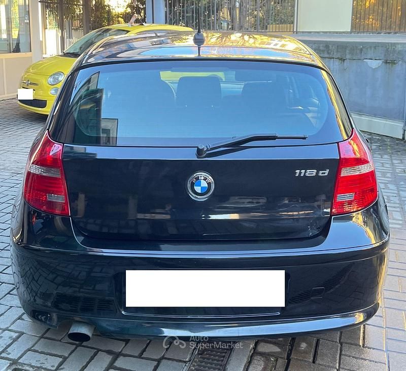 Usata BMW 118 143 CV (105 kW) 2009 Nero Utilitaria