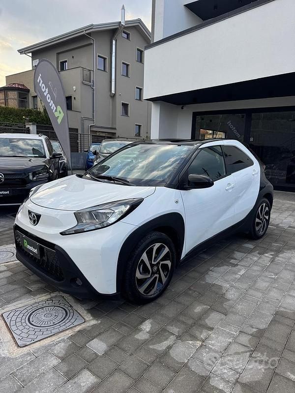 Usata Toyota Aygo X Trend 72 CV (52 kW) 2024 Bianco SUV
