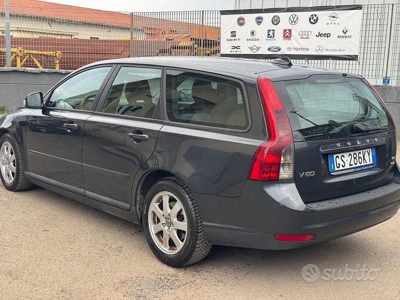 Usata Volvo V50 R-Design 108 CV (79 kW) 2010 Grigio Station wagon