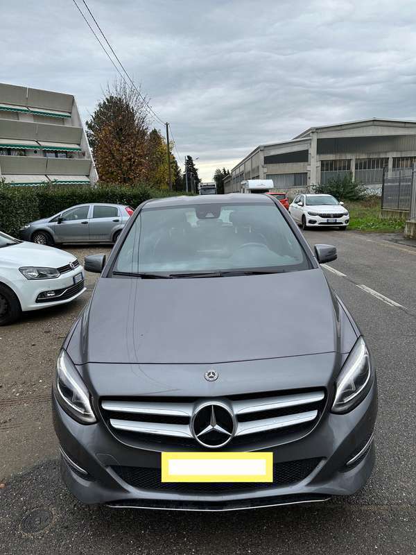 Usato 2018 Mercedes B180 1.5 Diesel 109 CV (18.000 €)