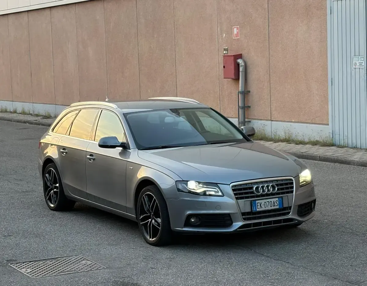 Usata Audi A4 143 CV (105 kW) 2011 Argento Berlina