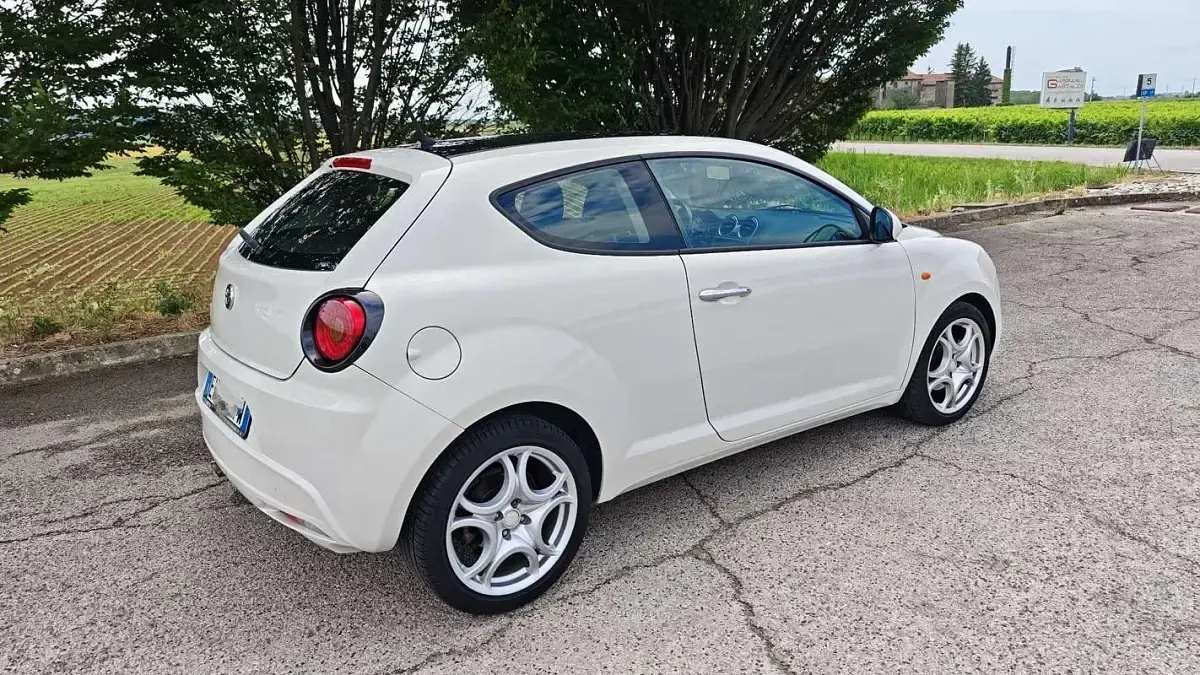 Usata Alfa Romeo MiTo Progression 90 CV (66 kW) 2011 Bianco Utilitaria