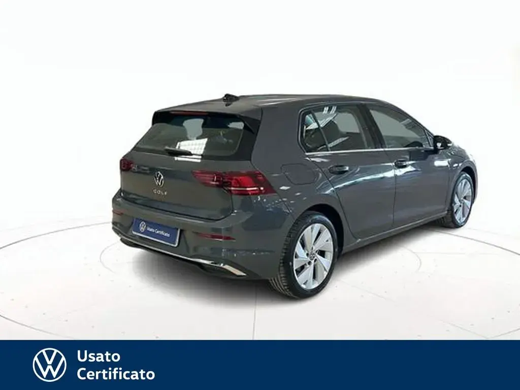 Usata VW Golf VIII Style 150 CV (110 kW) 2025 Grigio / pastello Berlina