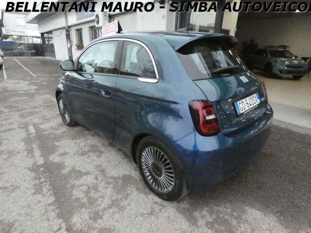 Usata Fiat 500e Icon 86 kW (118 CV) 2020 Blu/azzurro pastello Berlina