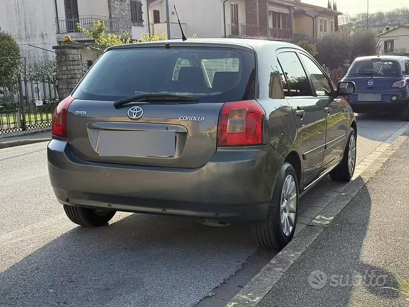Usata Toyota Corolla Sol 97 CV (71 kW) 2003 Grigio Utilitaria