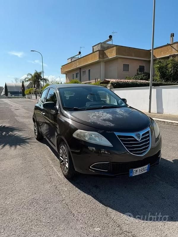 Usata Lancia Ypsilon 69 CV (50 kW) 2012 Utilitaria