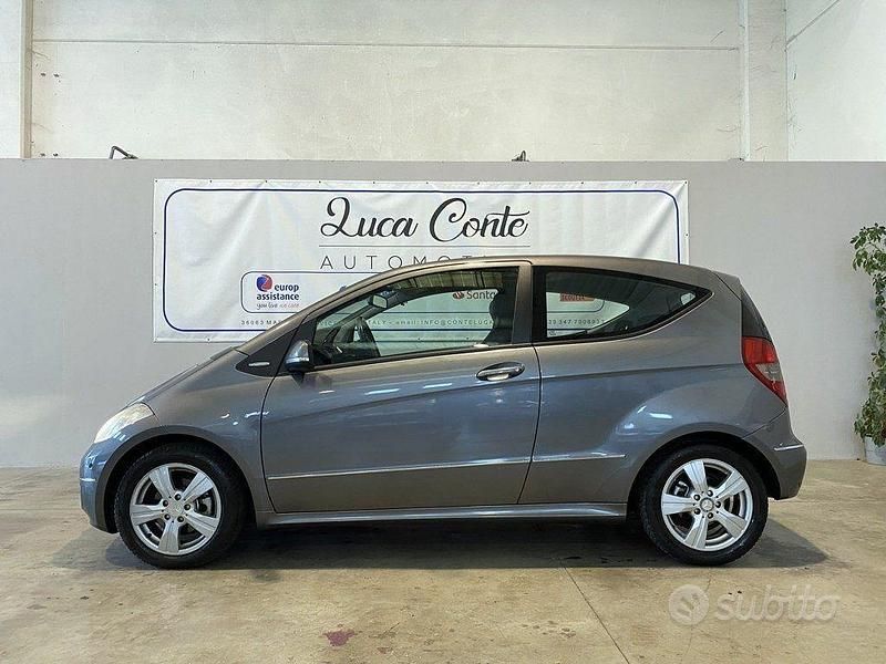 Usata Mercedes A180 Avantgarde 109 CV (80 kW) 2010 Grigio Coupé