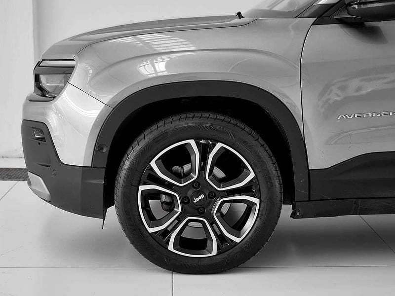 Begagnad Jeep Avenger Summit 101 HK (74 kW) 2025 Grå SUV